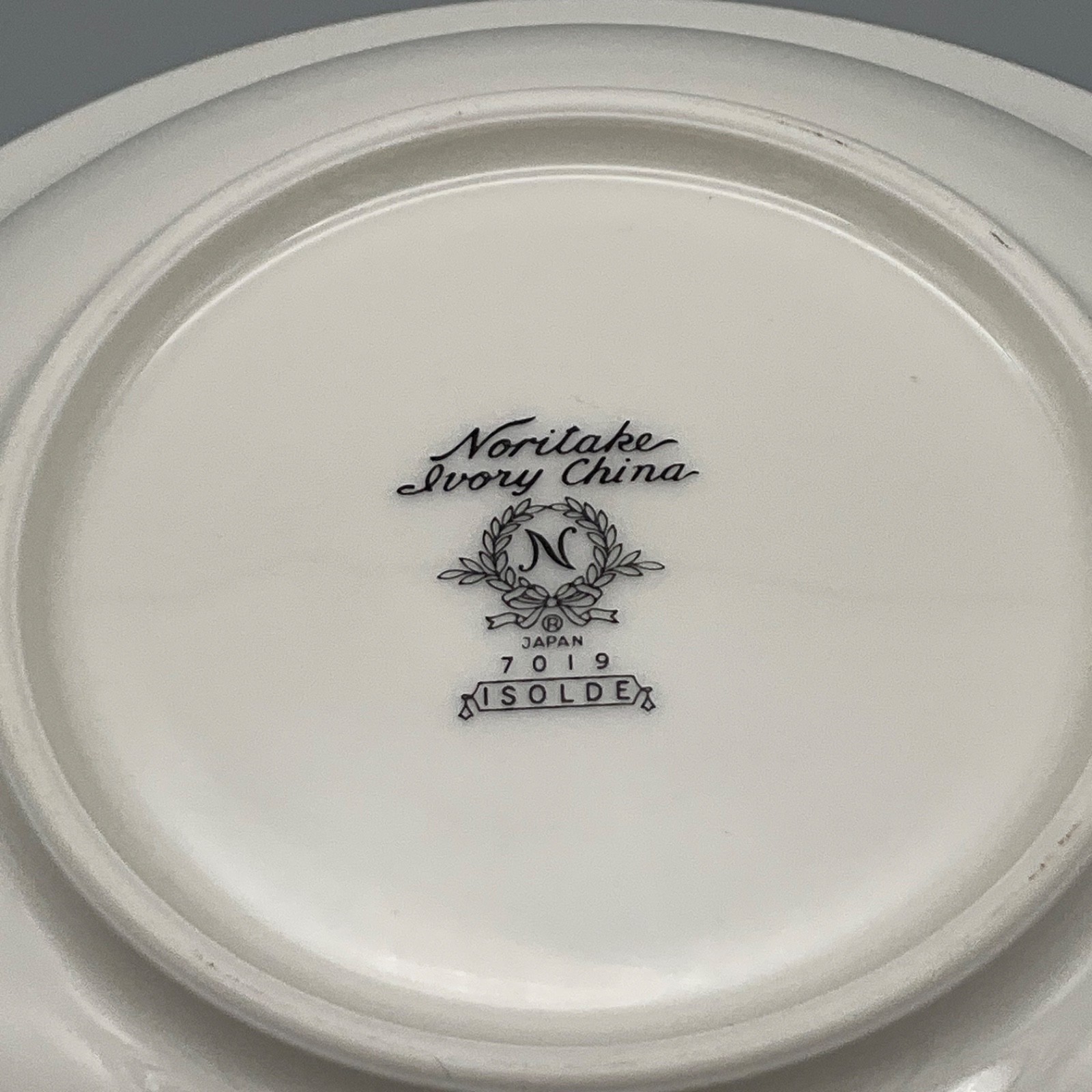 Noritake Ivory China 7019 Isolde Coupe Soup Bowl 7 5/8 in