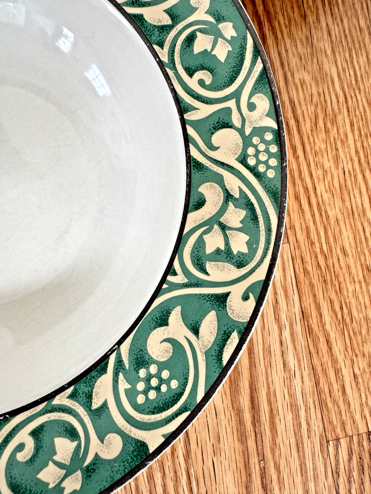 Sango PAVILLION 4856 Large Flat Rim Soup Bowls 9″ Green/Tan Scroll Set of 3