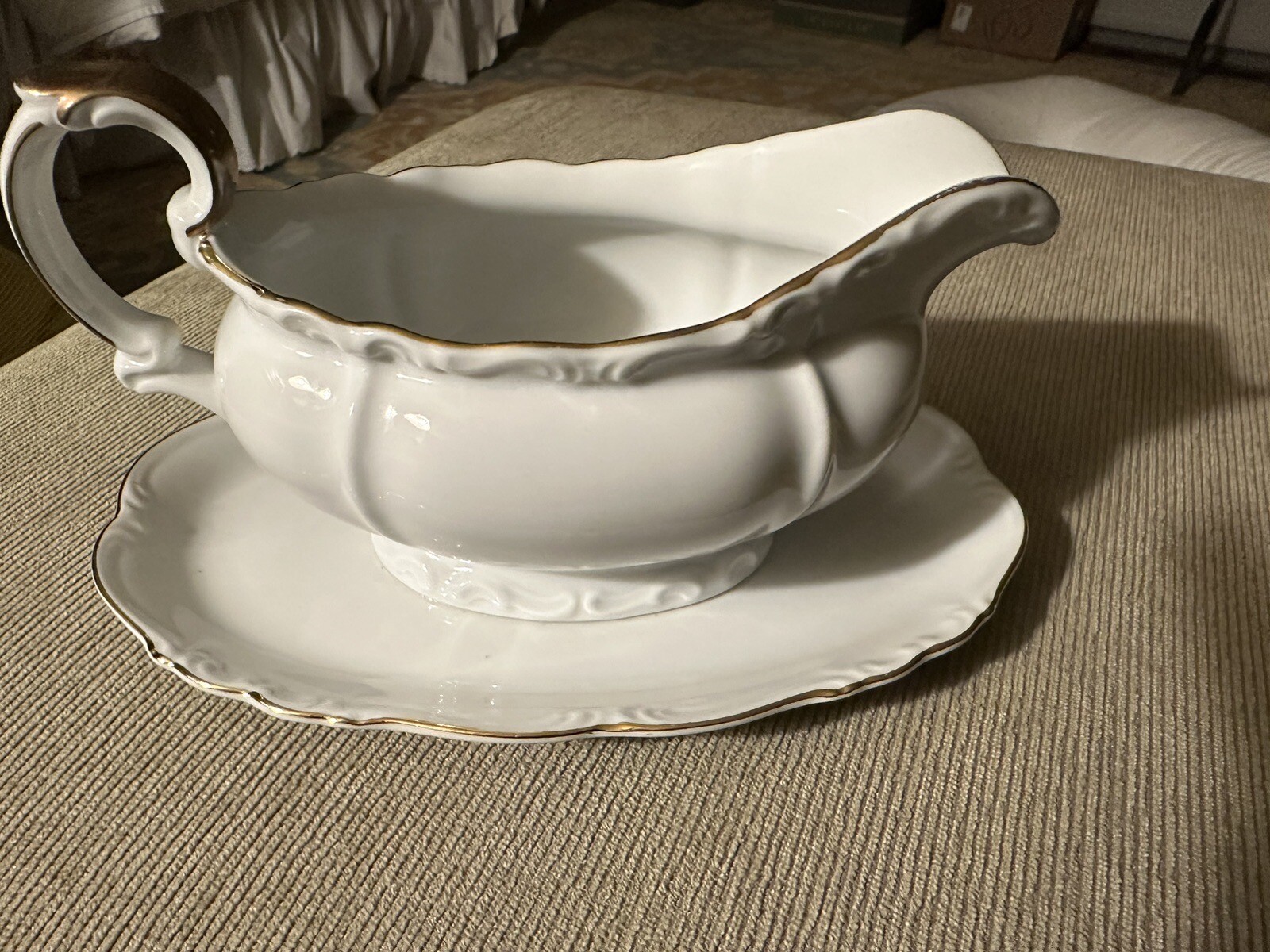 Edelstein Bavaria Maria Theresia Porcelain Gravy Boat W Attached Bottom