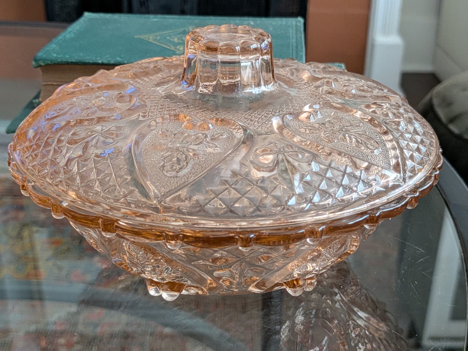 Vtg Pink Heart Art Dainty Pressed Glass Candy Dish Kig Malaysia Covered Bowl