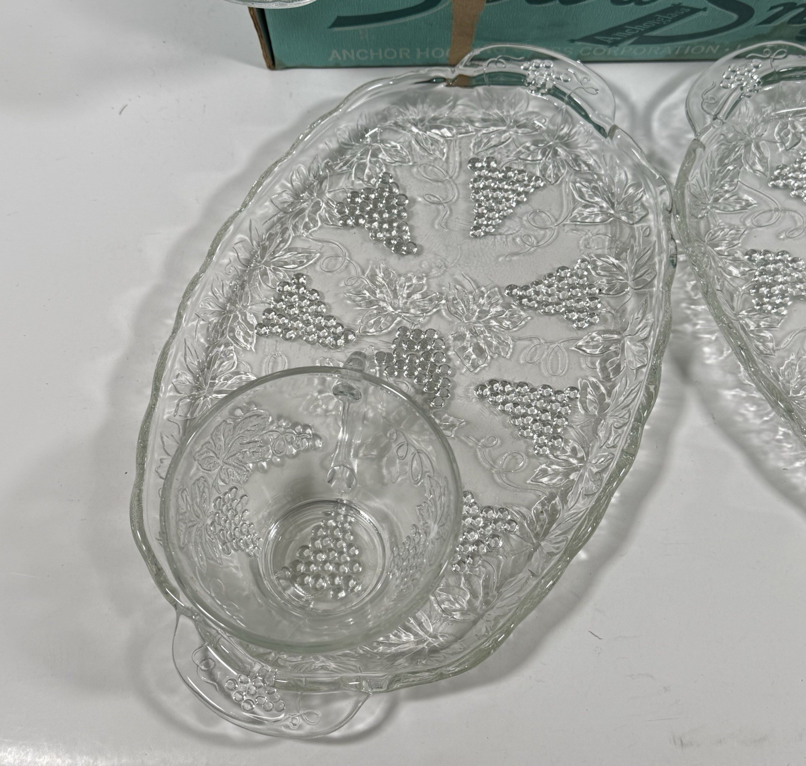 Anchor Hocking Serva-Snack Set 8pc Clear Glass Grape Pattern Vintage Boxed Set
