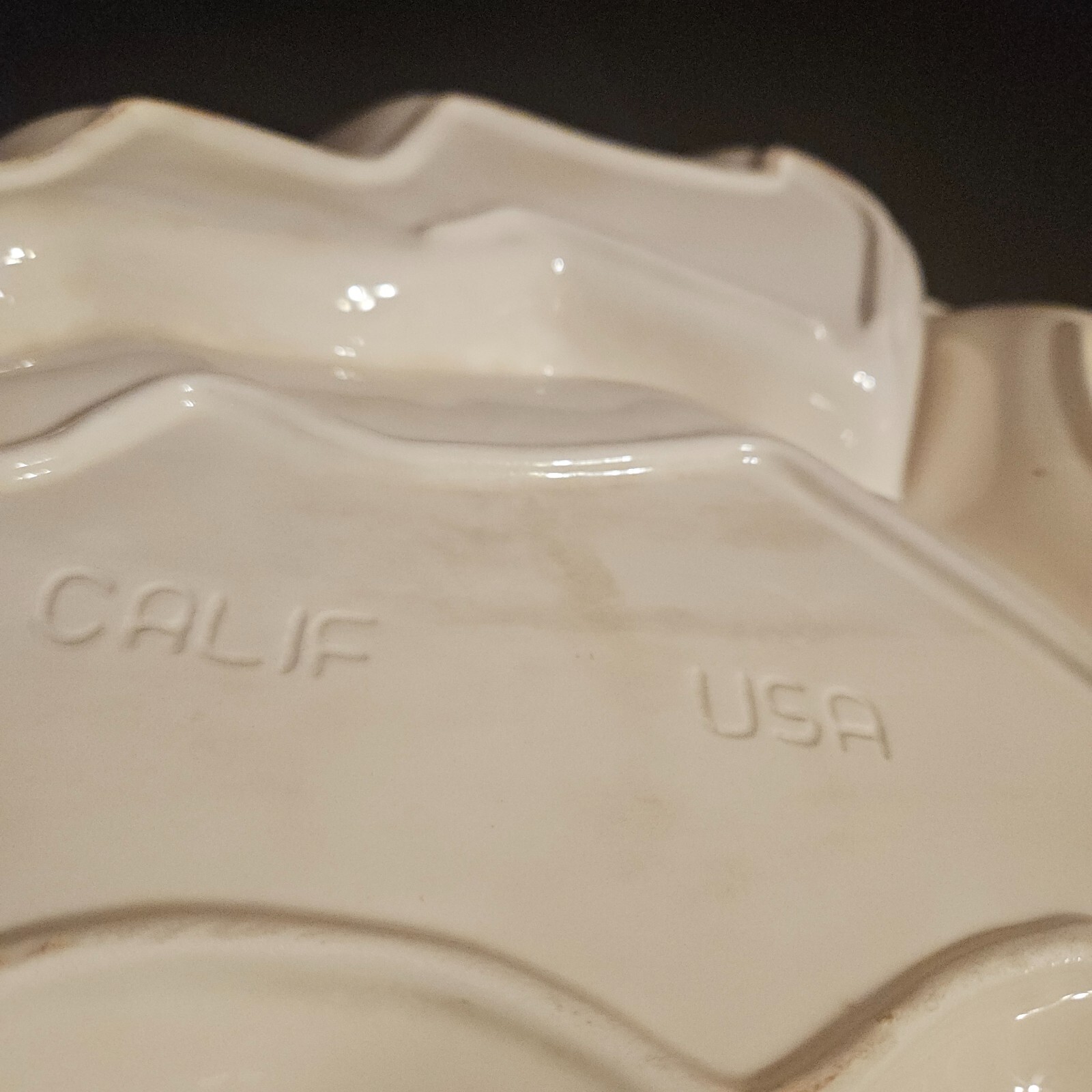 MCM California Pottery Divided Chip Covered Dip Serving Dish WD1570 16″
