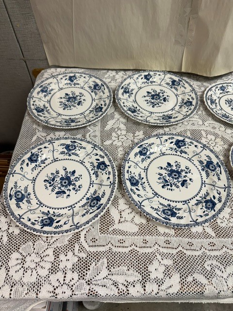 Johnson Brothers INDIES BLUE – 4 Luncheon Plates 8 5/8″ & 4 Dessert Plates 6 3/4