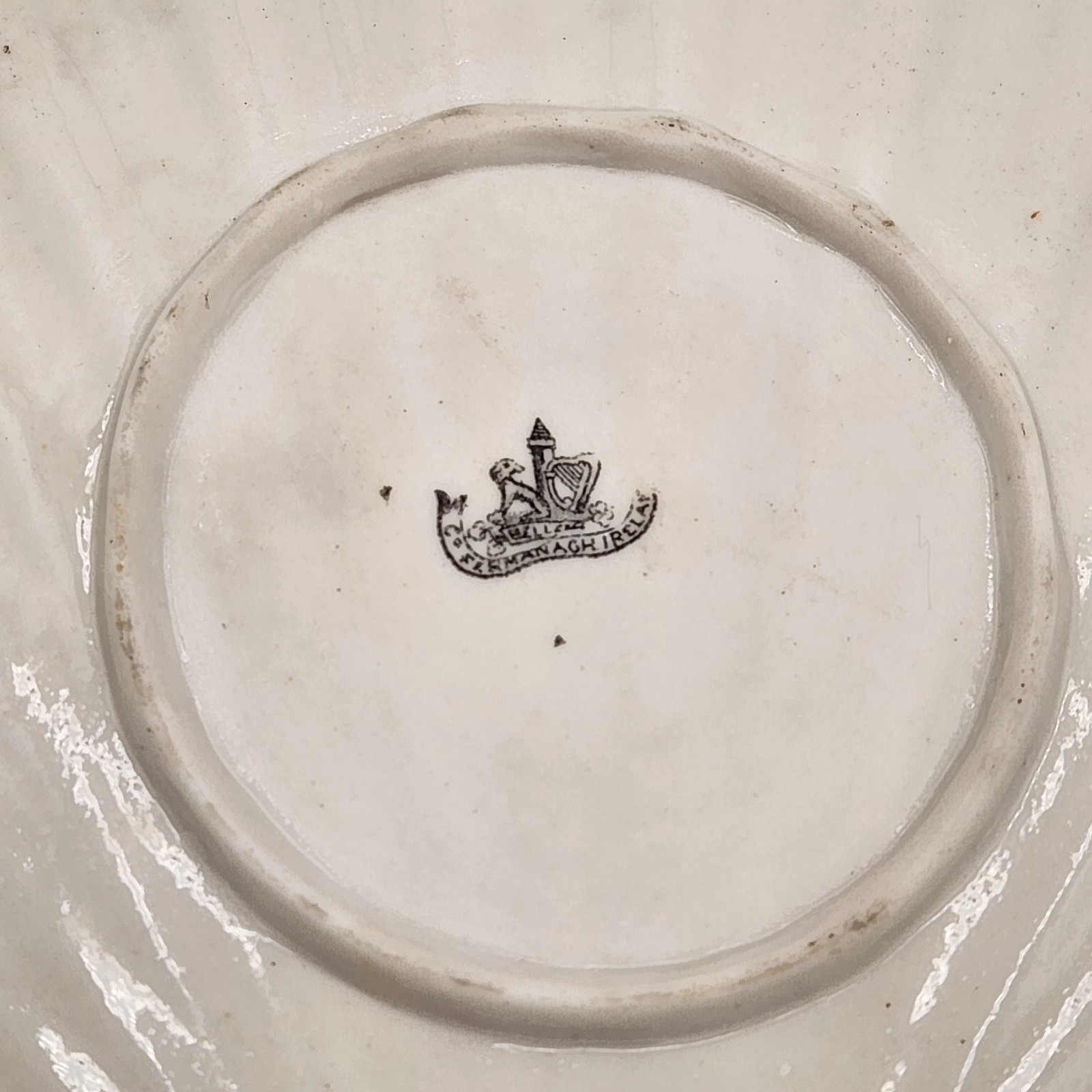 Antique Belleek 8.25″ Tridacna Shell Plate Pink Luster & Gold ,2nd Black Mark