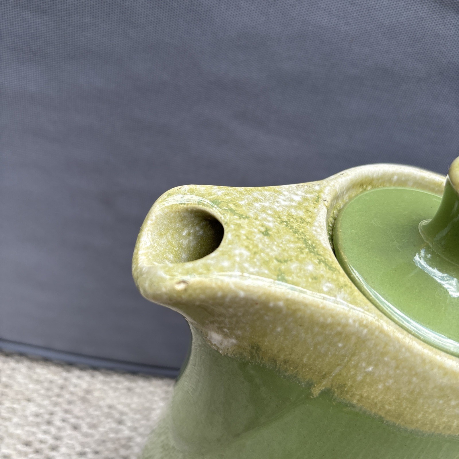 Mid 20th Century MCM Hull Usa Pottery Green Drip Glaze Pitcher/Carafe W/ Lid 11″