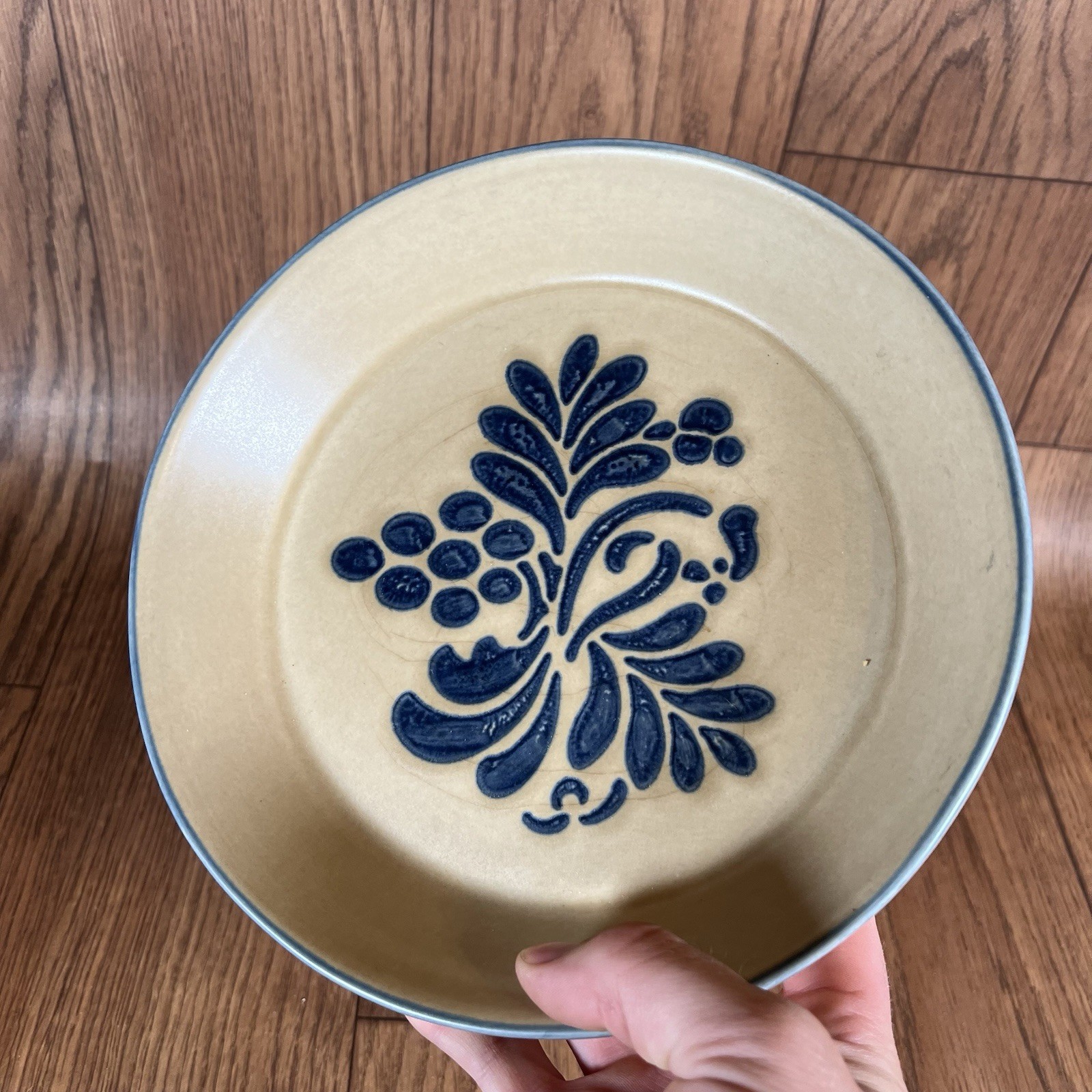 9.5 in Round Pie Plate Folk Art by Pfaltzgraff #576