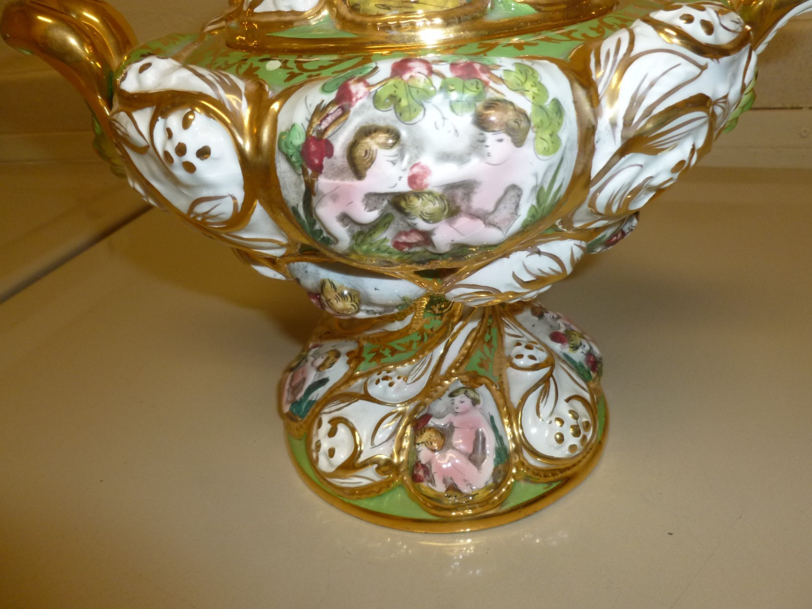 Vintage Handpainted Capodimonte Italy High Relief Bon Bon Dish w/ Cherubs