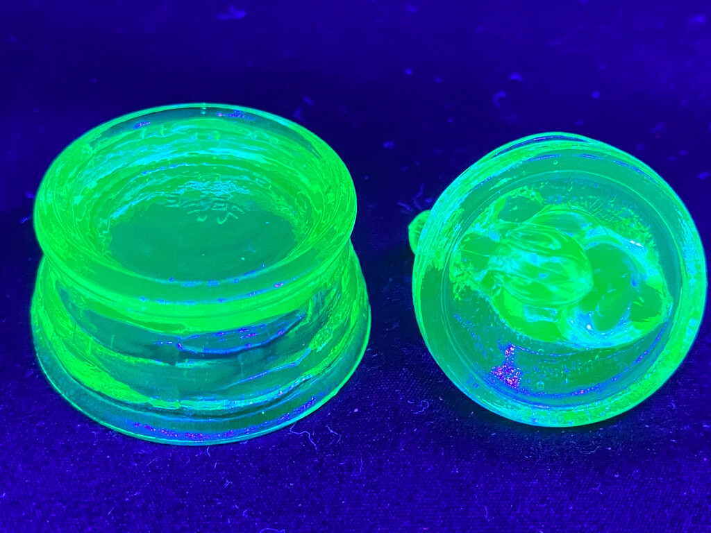 Green Vaseline uranium glass bunny rabbit on nest basket Easter glows teal blue