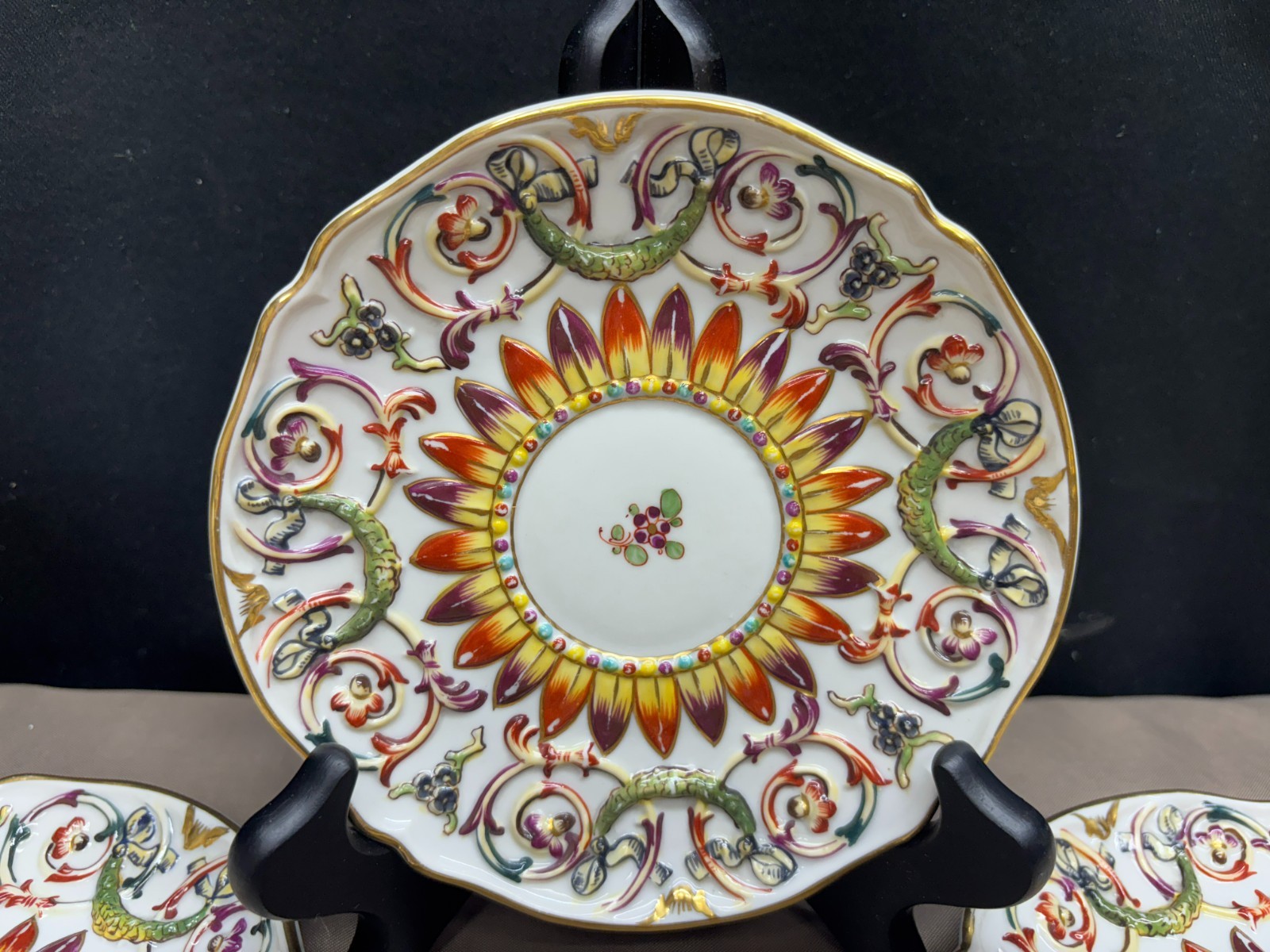 Capodimonte “CHERUBS” Antique Porcelain ~ Set of 4 ~ Dessert Plates ~ 5 3/4″