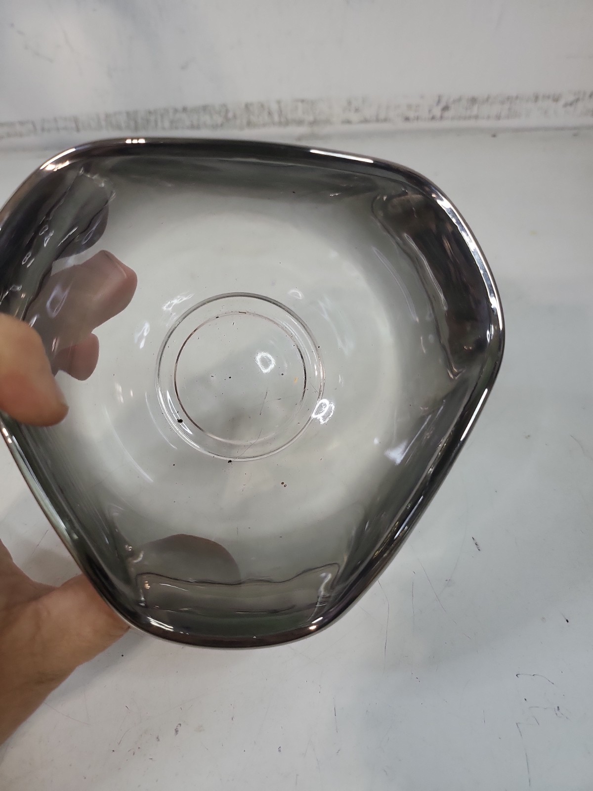 Vintage Dorothy Thorpe 5″ Silver Fade Glass Triangle Pinched Side Bowl