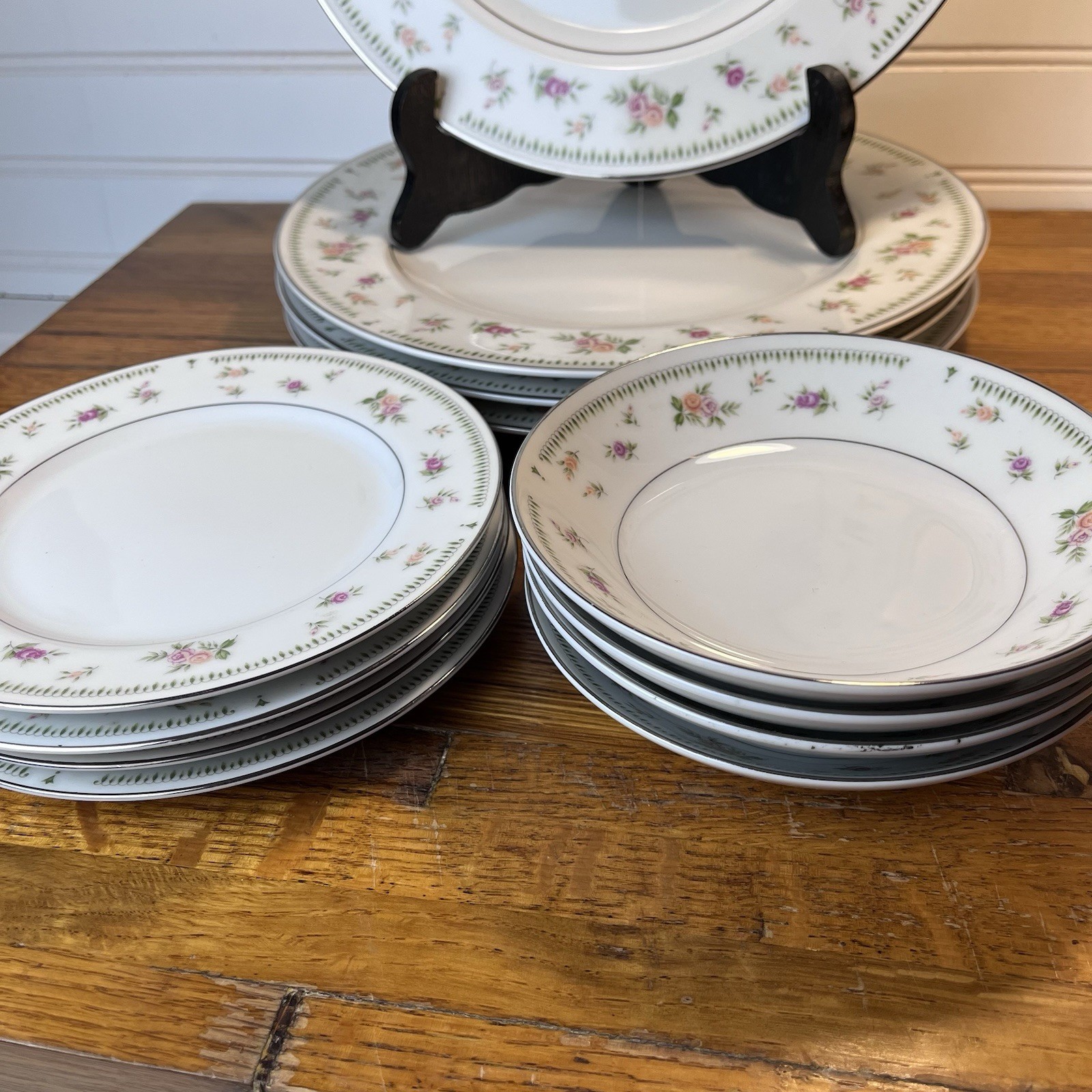 Vtg Abingdon Fine Porcelain China – Rose – Japan – Service for 4 – c1980s