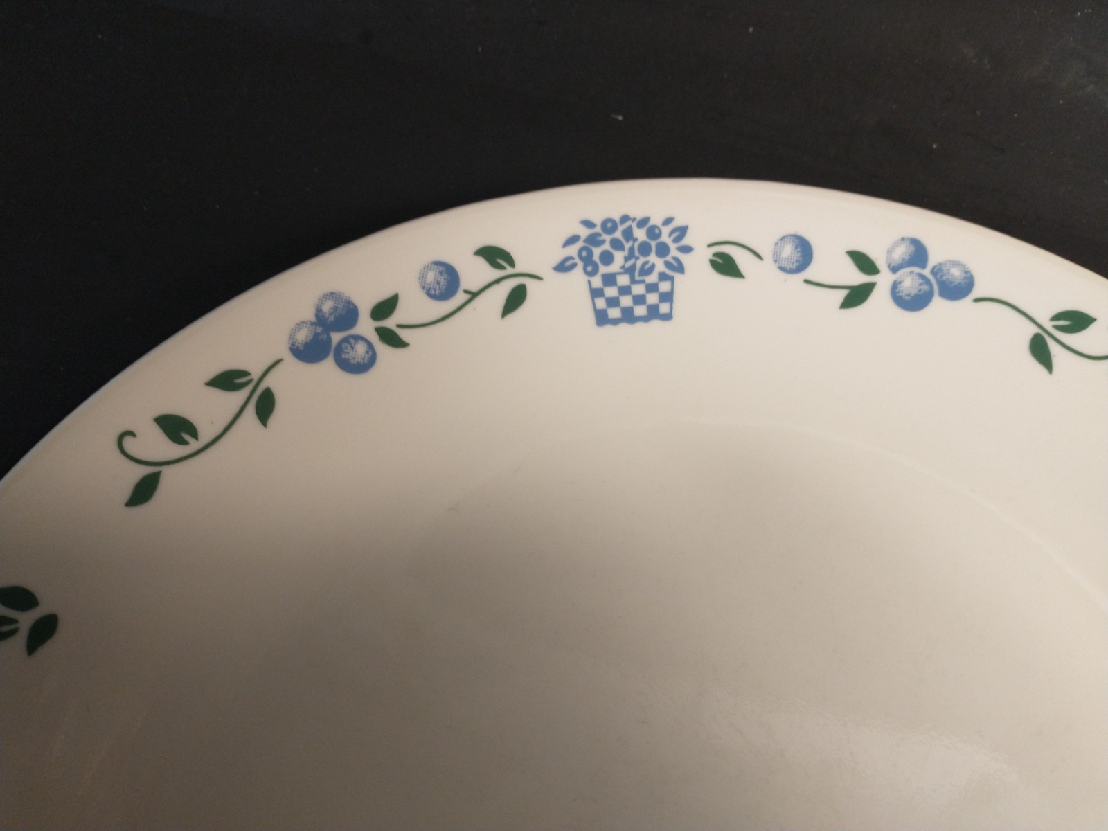 Corelle Blueberry Bouquet Dinner plate 10.25″ wide some scratching