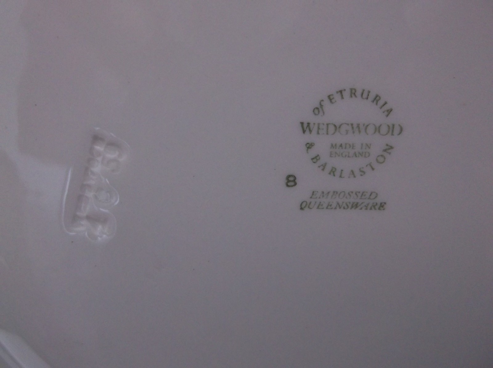 Set of 8 Wedgewood Embossed Queensware Celadon on Cream 8 1/8″ Salad Plates