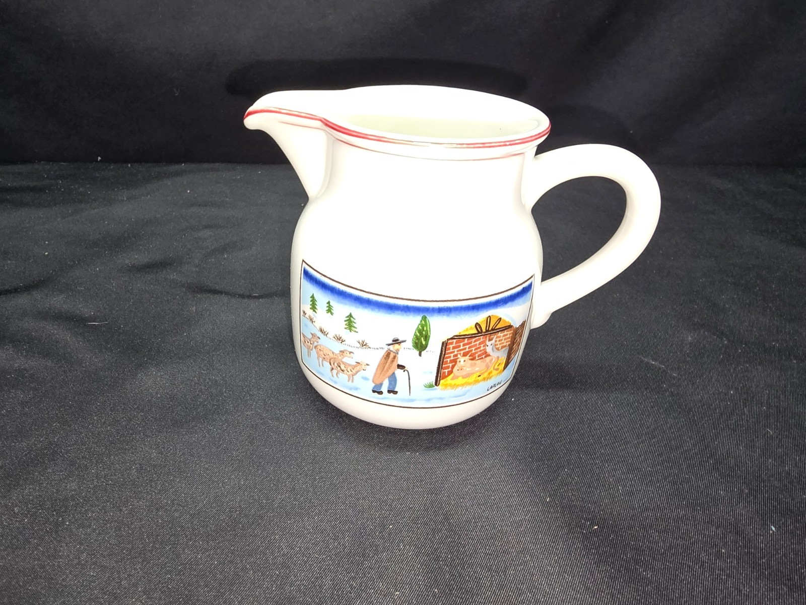 Villeroy & Boch Naif Christmas Creamer