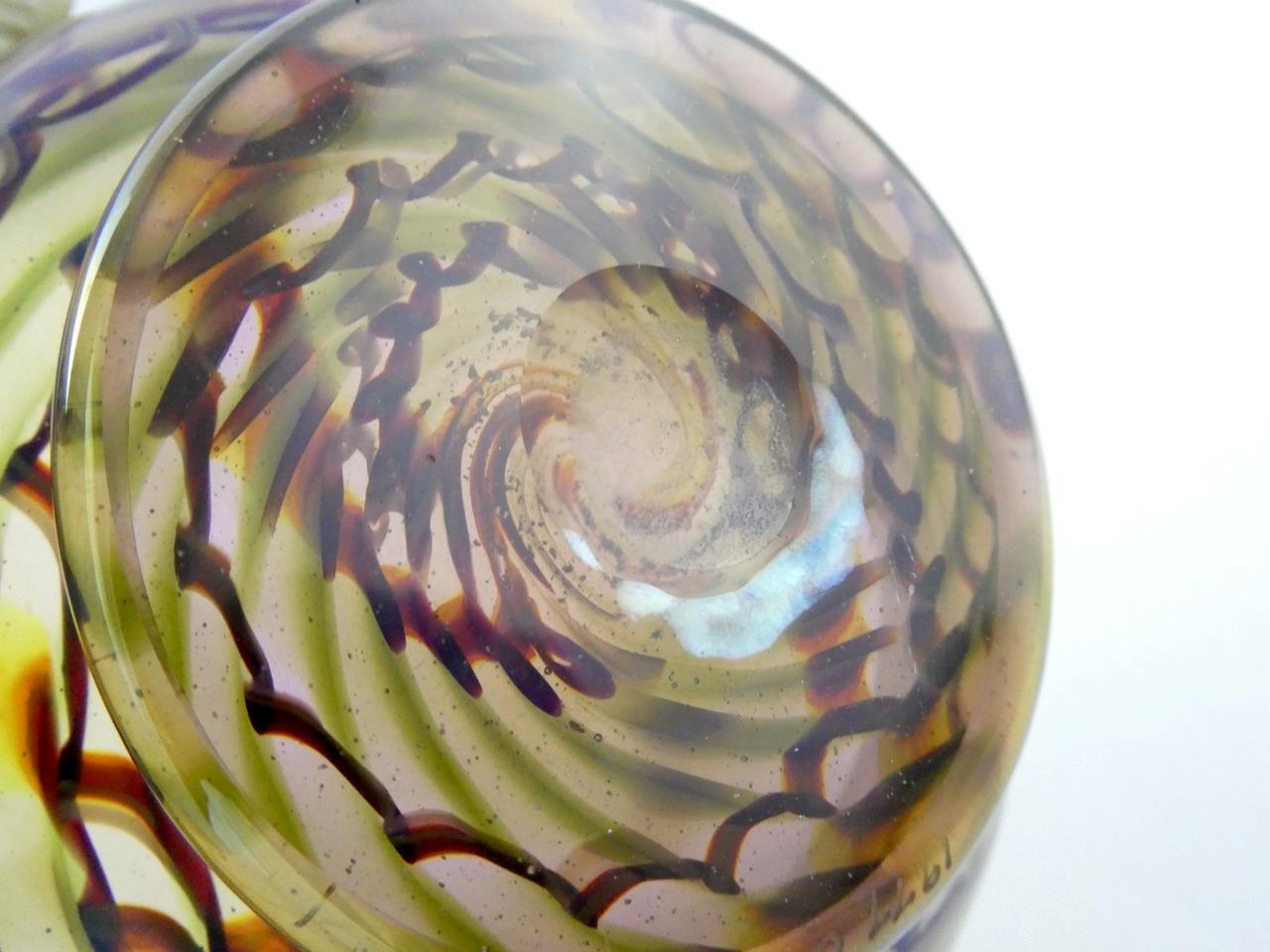 Orient and Flume Iridescent Art Glass Bowl Made in 1977 Signed Base
