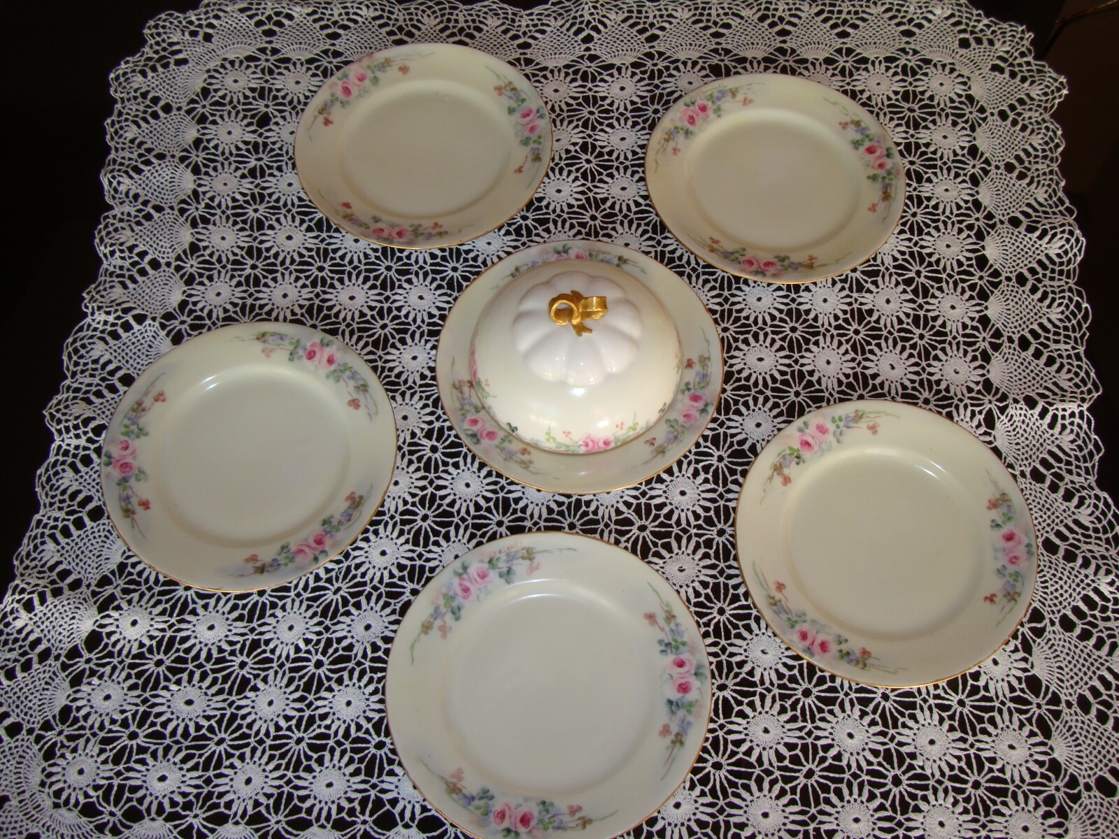 HAND PAINTED UNMARKED LIMOGES SET OF 6 DESSERT PLATES AND A DOME, ROSES & GOLD