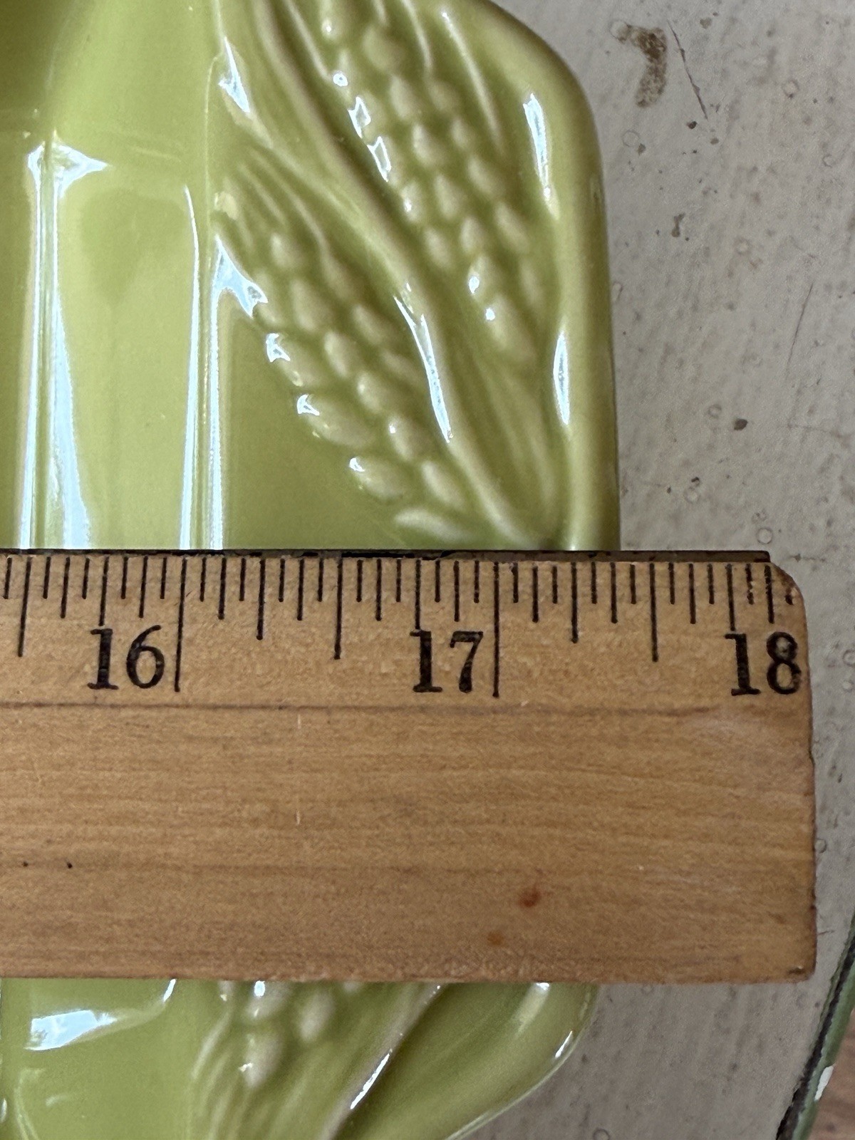 Pfaltzgraff Plymouth Bread tray Wheat Embossed Serving Dish Green