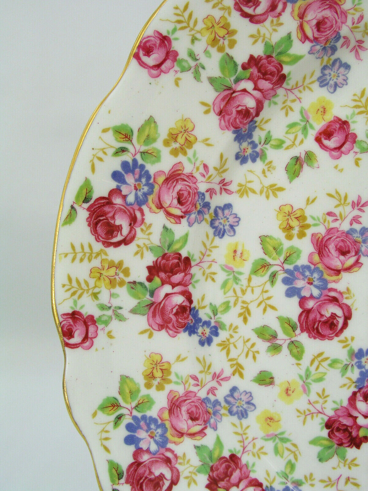 (4) ROYAL STAFFORD JUNE ROSES (CHINTZ) 9 3/4″ DINNER PLATES – ENGLAND BONE CHINA