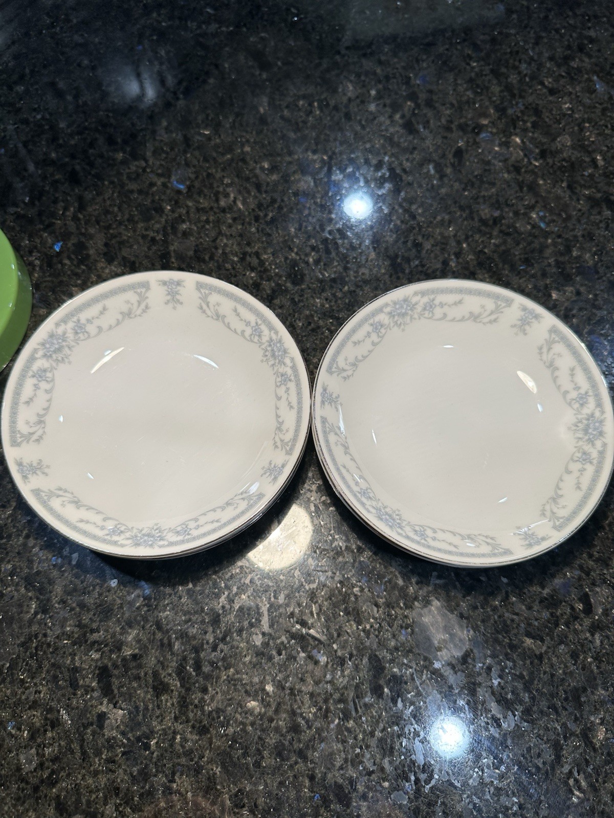 Set of 4 Sheffield Blue Whisper Porcelain China 5 1/2″ Dessert/Berry Bowls Japan