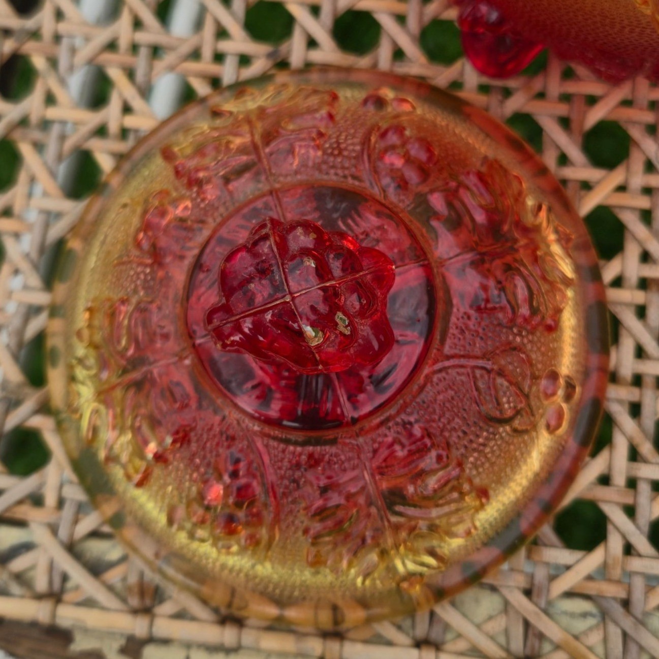 VTG Jeannette Harvest Grapes Amber Red Carnival Glass Footed Covered Candy Dish