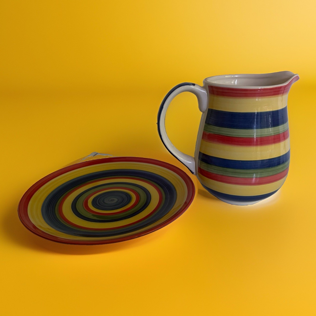 Tabletops Unlimited Swirl Multicolor Pitcher 64oz & 10.5″ Dinner Plate Set VTG