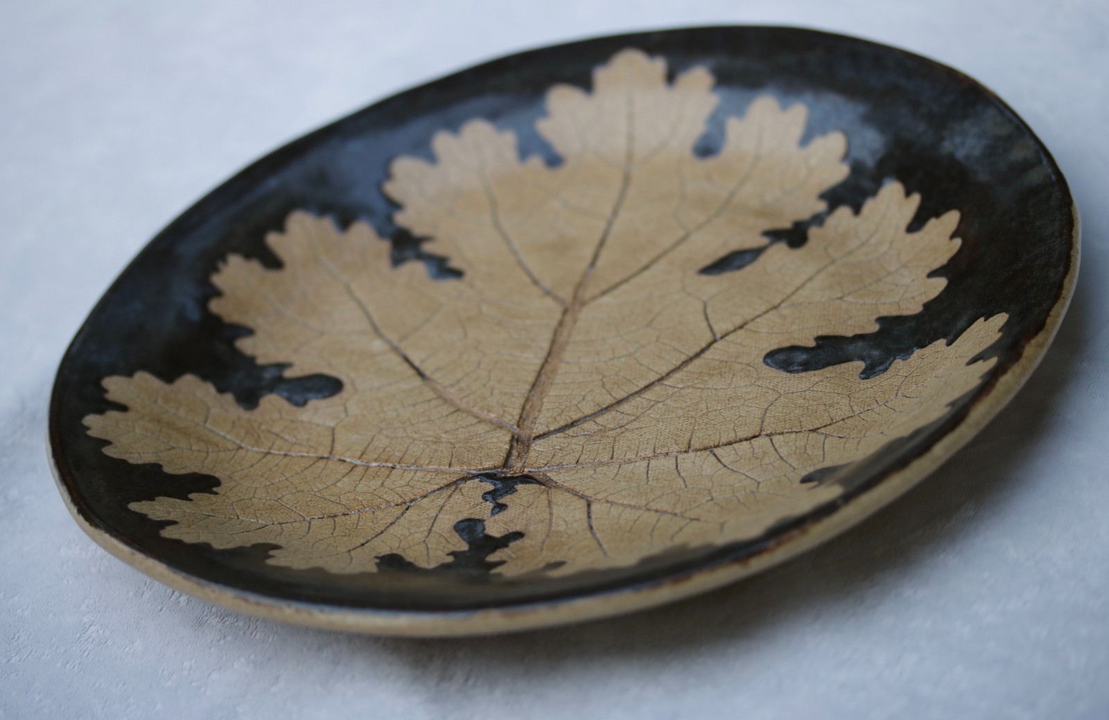 Vintage Kaleidoscope Pottery Oak Leaf Plate 10.25″ Handmade Studio Art USA