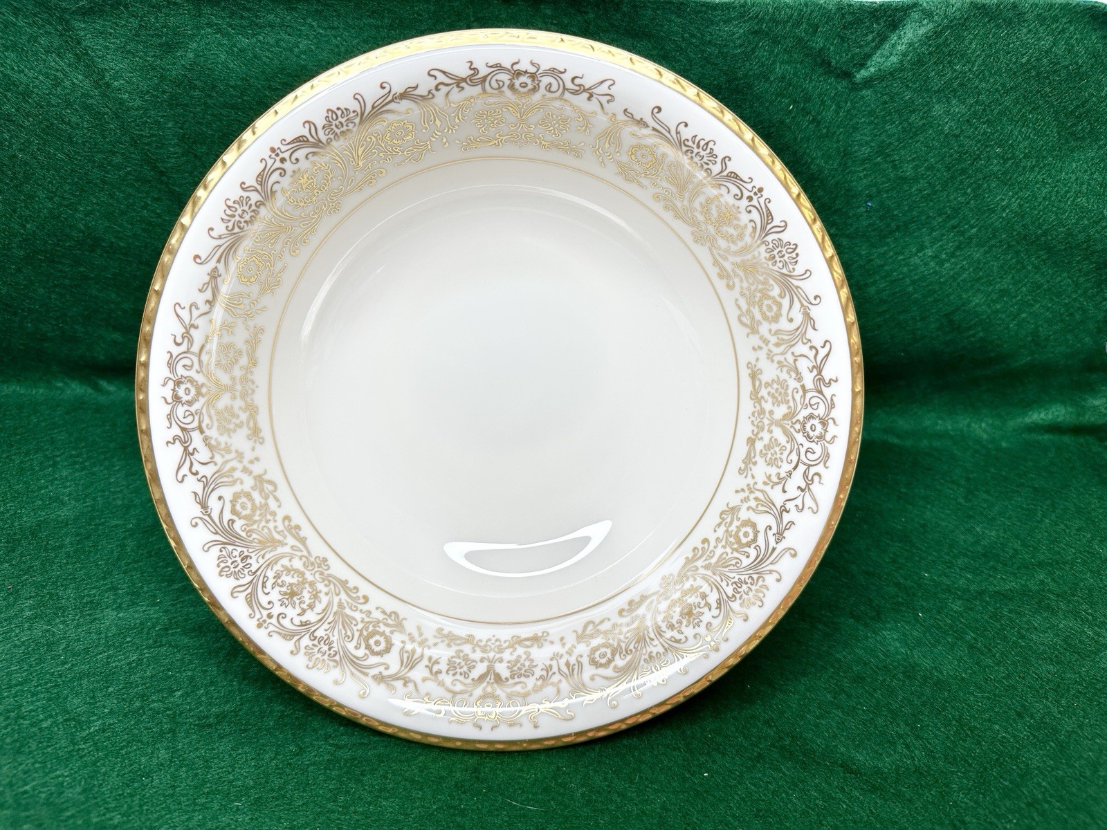 Pickard China TIARA GOLD 9in Round Vegetable Bowl Cream & Gold NWOL