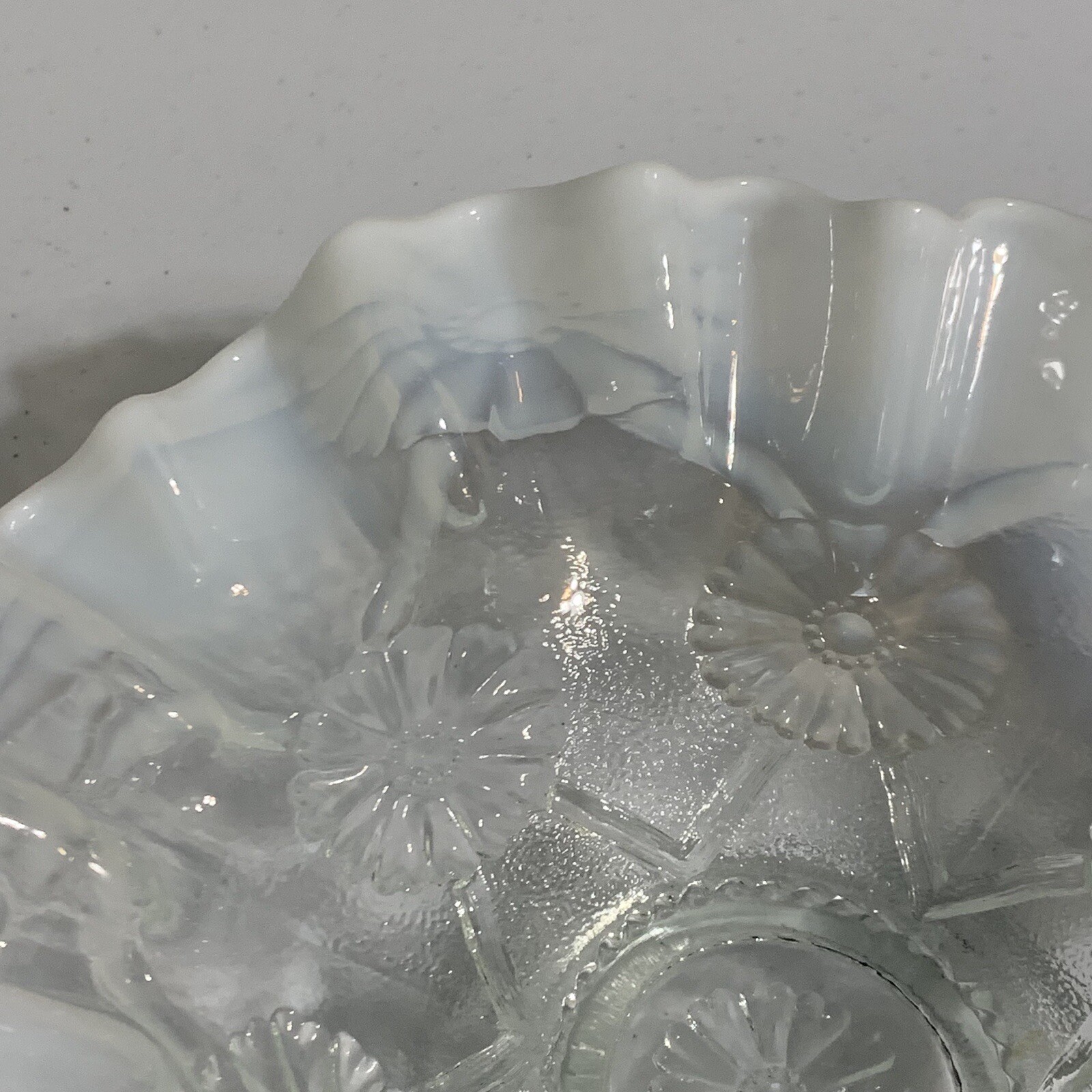 RARE Northwood BLOSSOMS WEB White Opalescent Egyptian Art Deco Glass 8″ Ftd BOWL