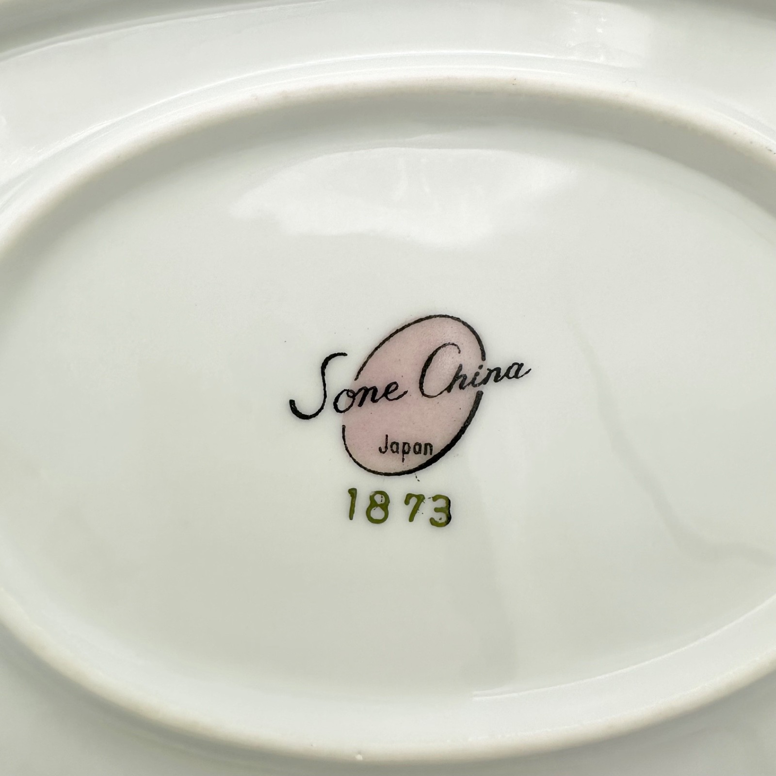 Sone China GRAY PEARL PLATINUM TRIM Gravy Boat Att. Underplate Roses #1873 Japan