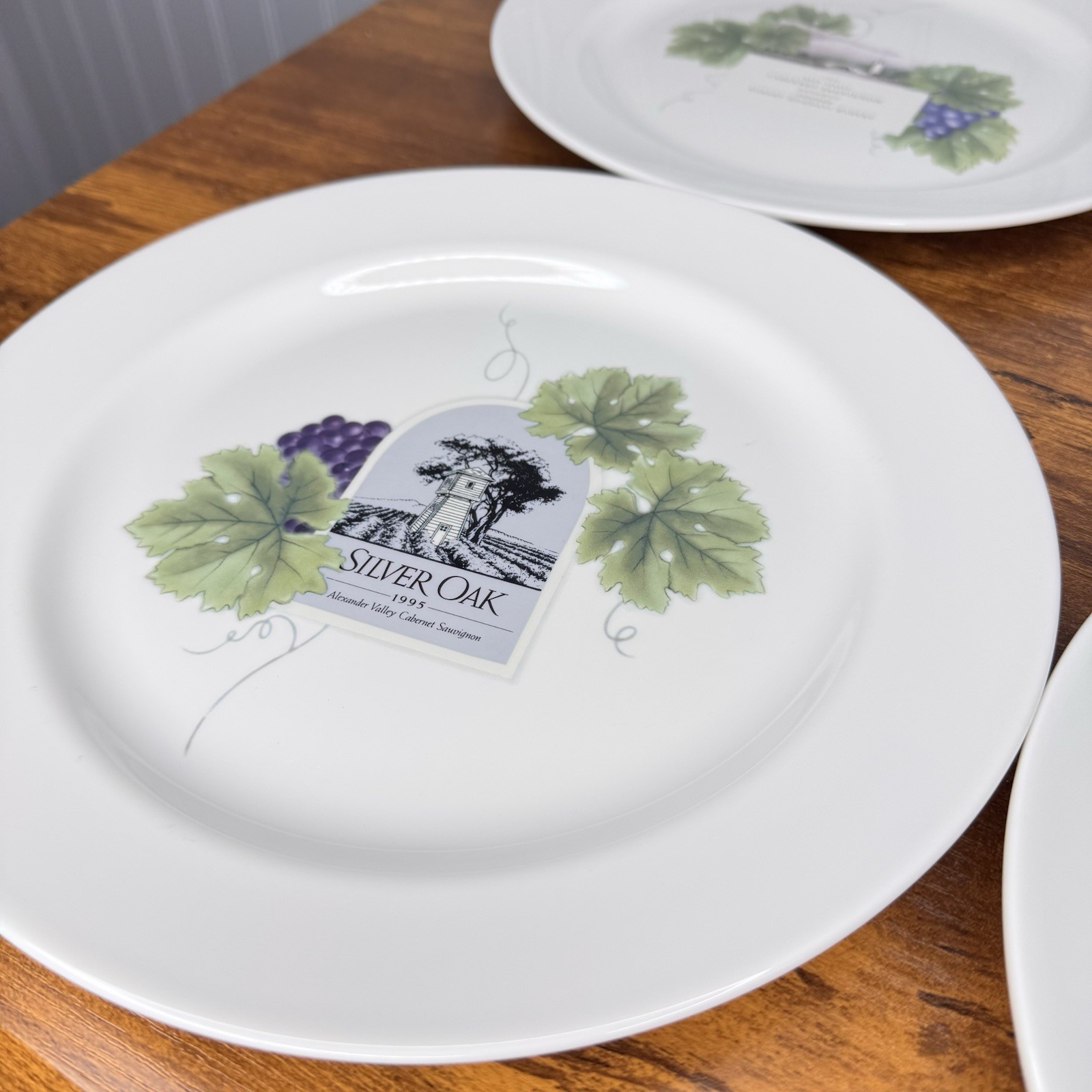 4 Wedgwood Grand Gourmet Collection Bone China 1999 Wine Dinner Plates England