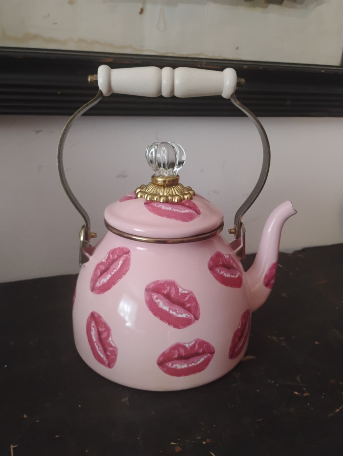 MacKenzie- Childs Kiss Me 2Qt Tea Kettle RARE RETIRED, HARD TO FIND