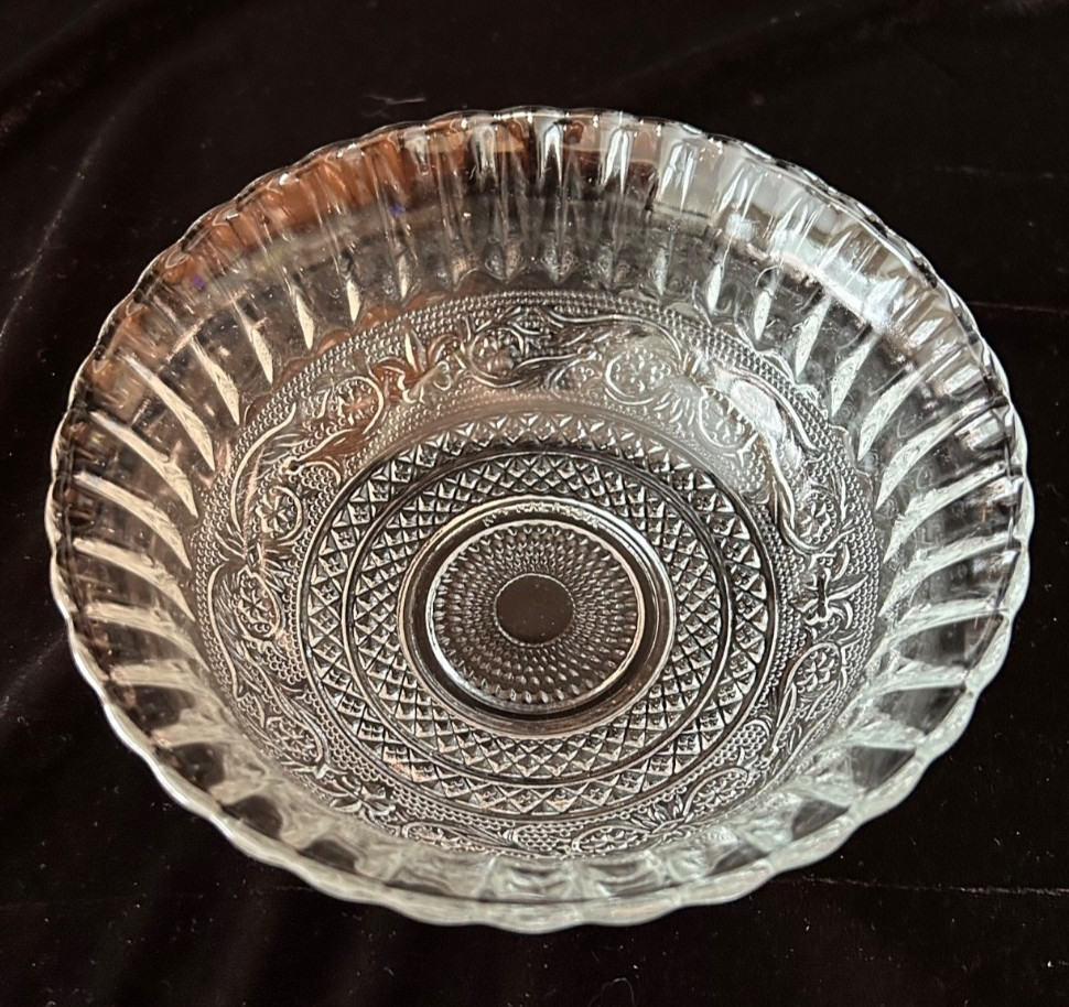 Set of 4 Vintage KIG Malaysia Fleur De Lis Round Glass Bowls 6 3/4″ Clear Glass
