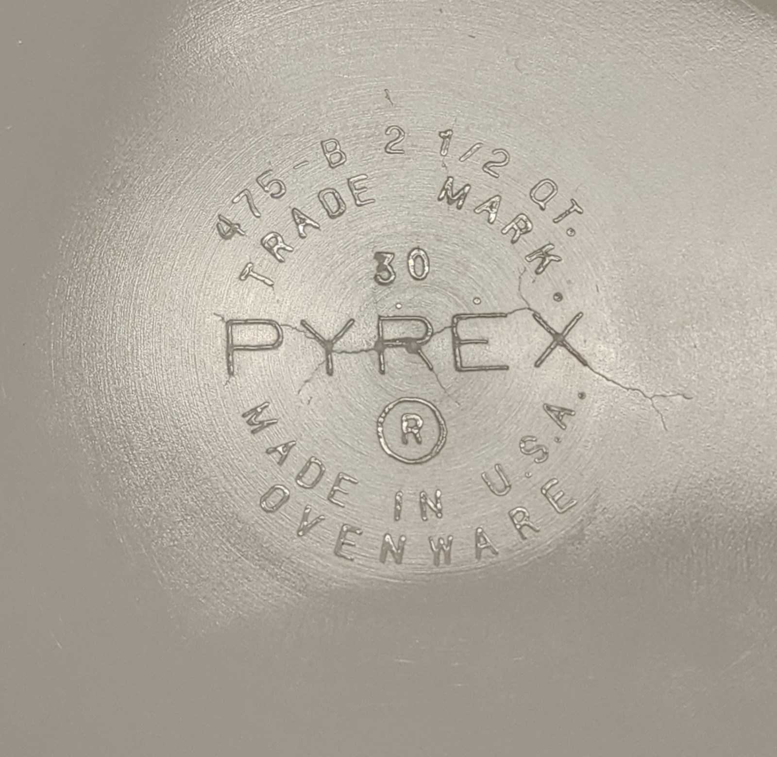 Pyrex Vintage Butterfly Gold 2.5 Quart Casserole Dish No Lid 475-B
