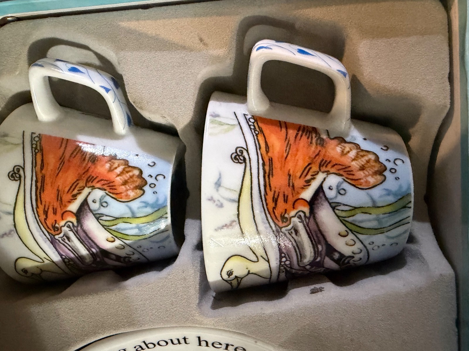 Alice in Wonderland’s Tea Party Set of 2 Cardew Design Mugs Saucers In Box 2011