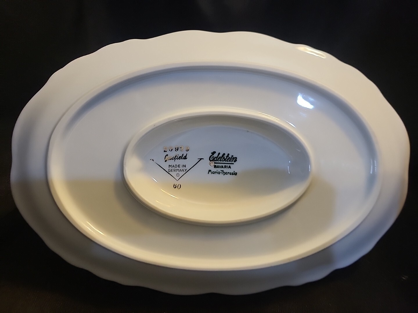 Vintage Edelstein Bavaria Maria Theresa Gacfield 20920 Gold Trimmed Gravy Boat