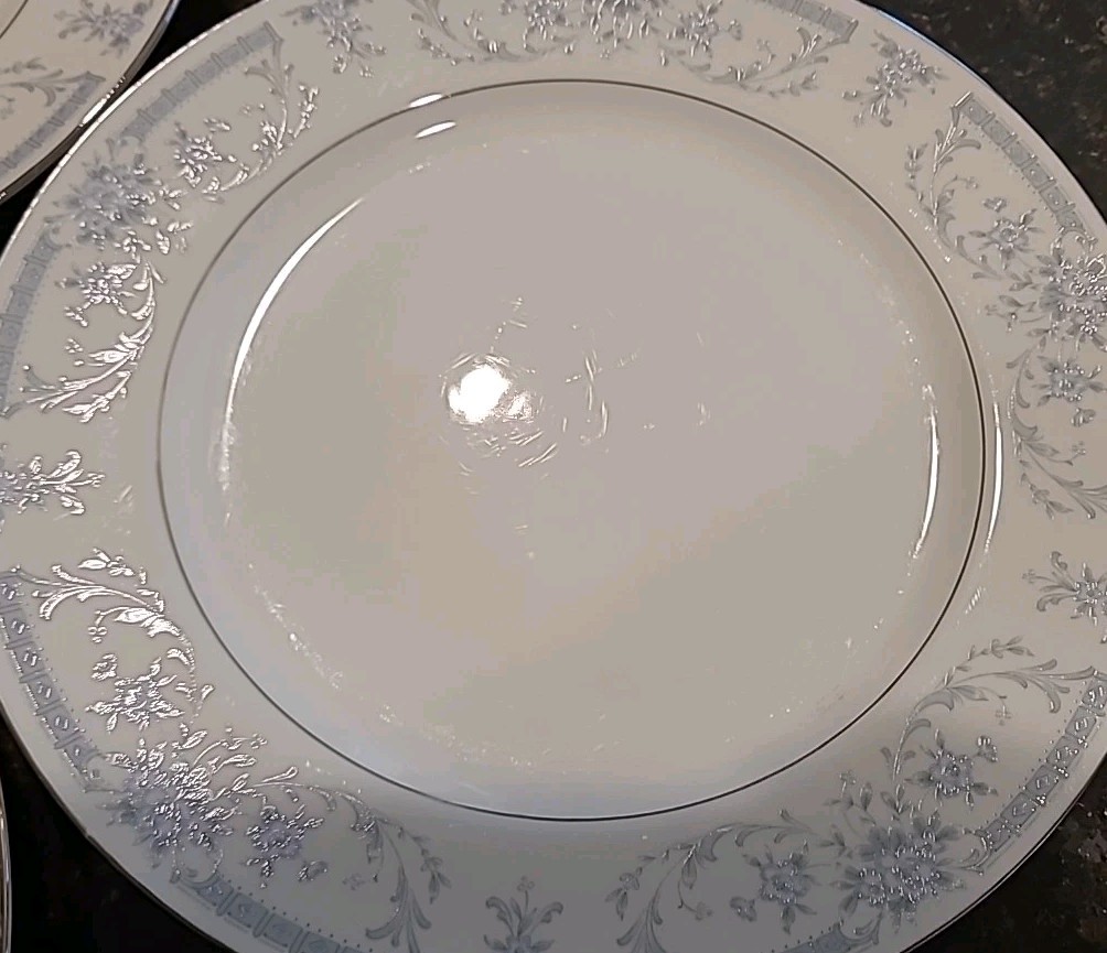 SET (7) Sheffield BLUE WHISPER Porcelain Fine China 10.25″ Dinner Plates Japan