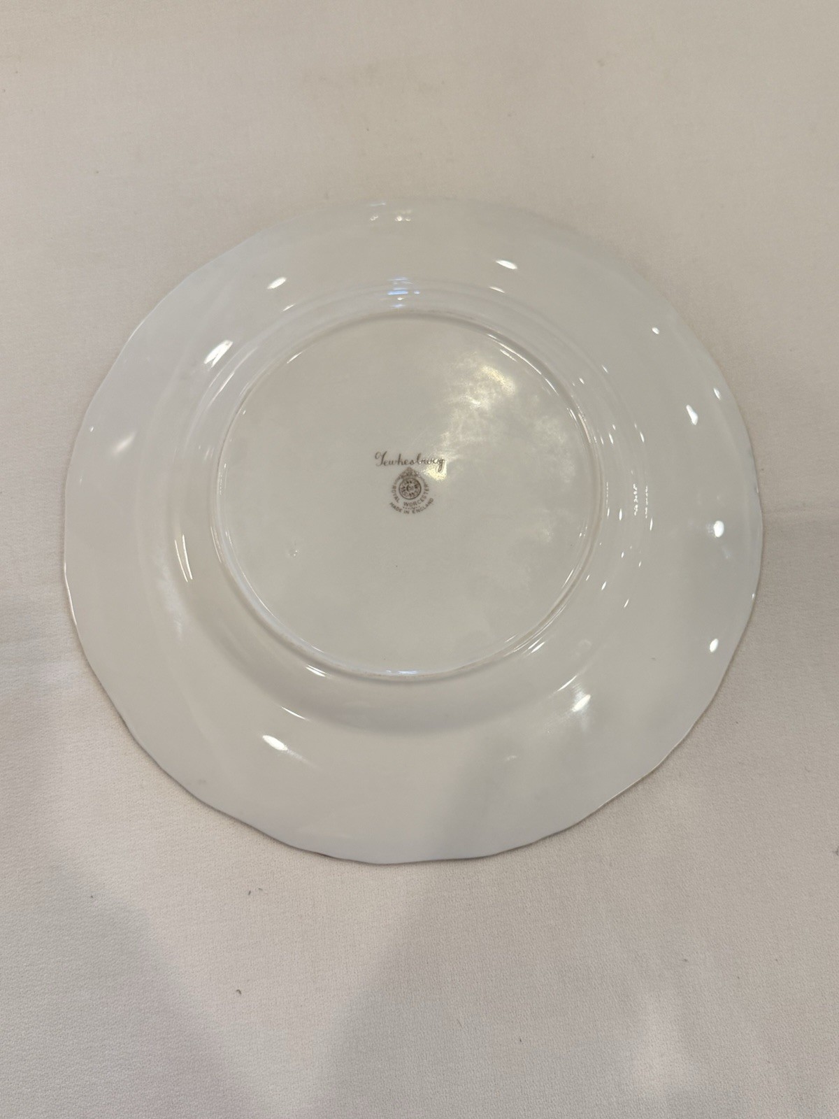 Pristine 1952 Royal Worcester Tewkesbury Plate Signed J. Smith 10.5″