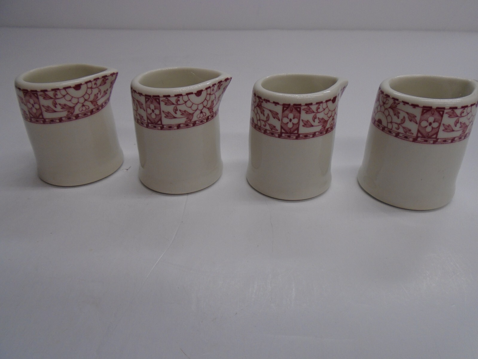 Vintage RARE 1948 “WARWICK” 2″ RESTAURANT CREAMERS – Matched set of (4) – NOS