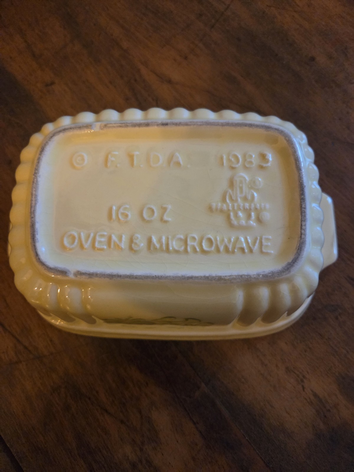 Ceramic Dish 1983 16oz