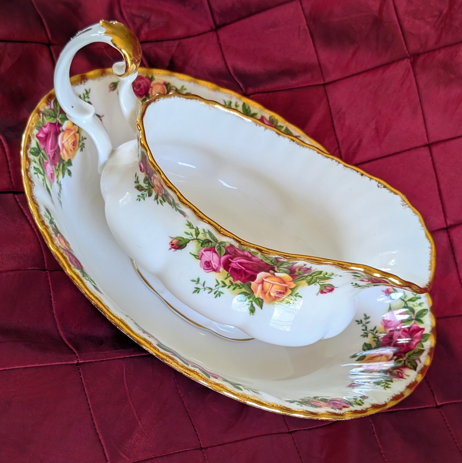 Perfect 1962 Royal Albert Old Country Roses 9″ Oval Vegetable Serving Bowl Dish