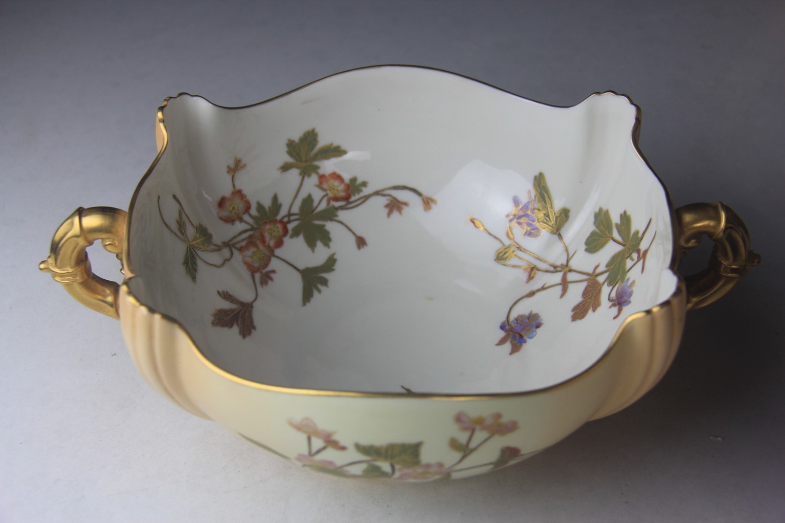 Antique Royal Worcester Large Blush Ivory Double Handled Centerpiece Bowl 1435