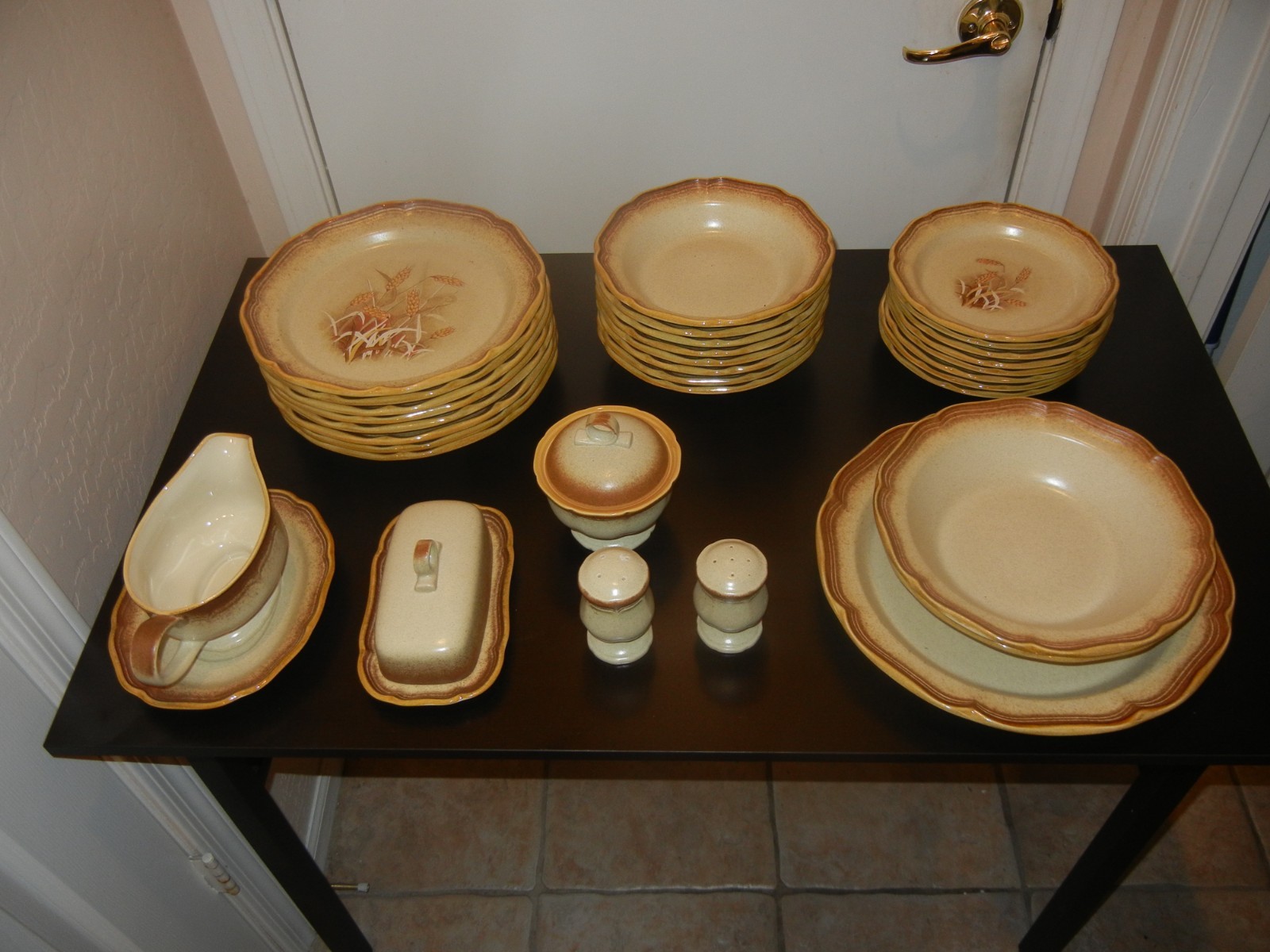 Vintage MIKASA Whole Wheat E8000 Stoneware Dinnerware Set, 35 pieces – PRISTINE!