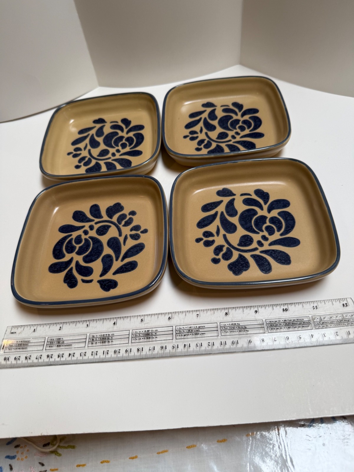 rare vintage pfaltzgraff folk art set of 4 square dishes