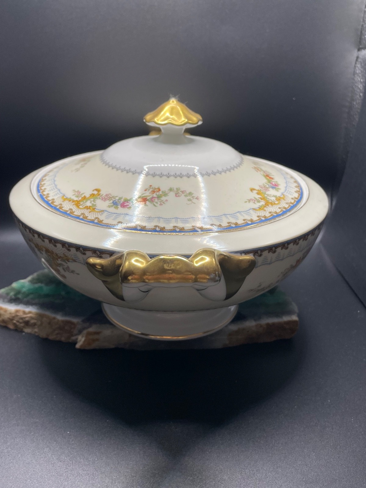 Vtg Meito Utica Fine China Covered Round Vegetable Dish Bowl 11” Blue Gold Trim