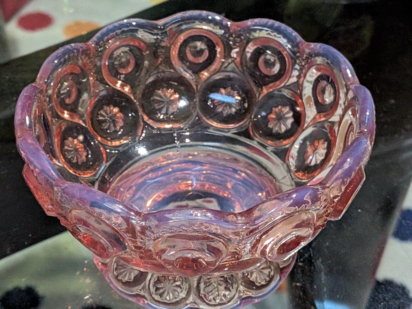 L.E. Smith moon and stars rare pink salmon opalescent candy dish