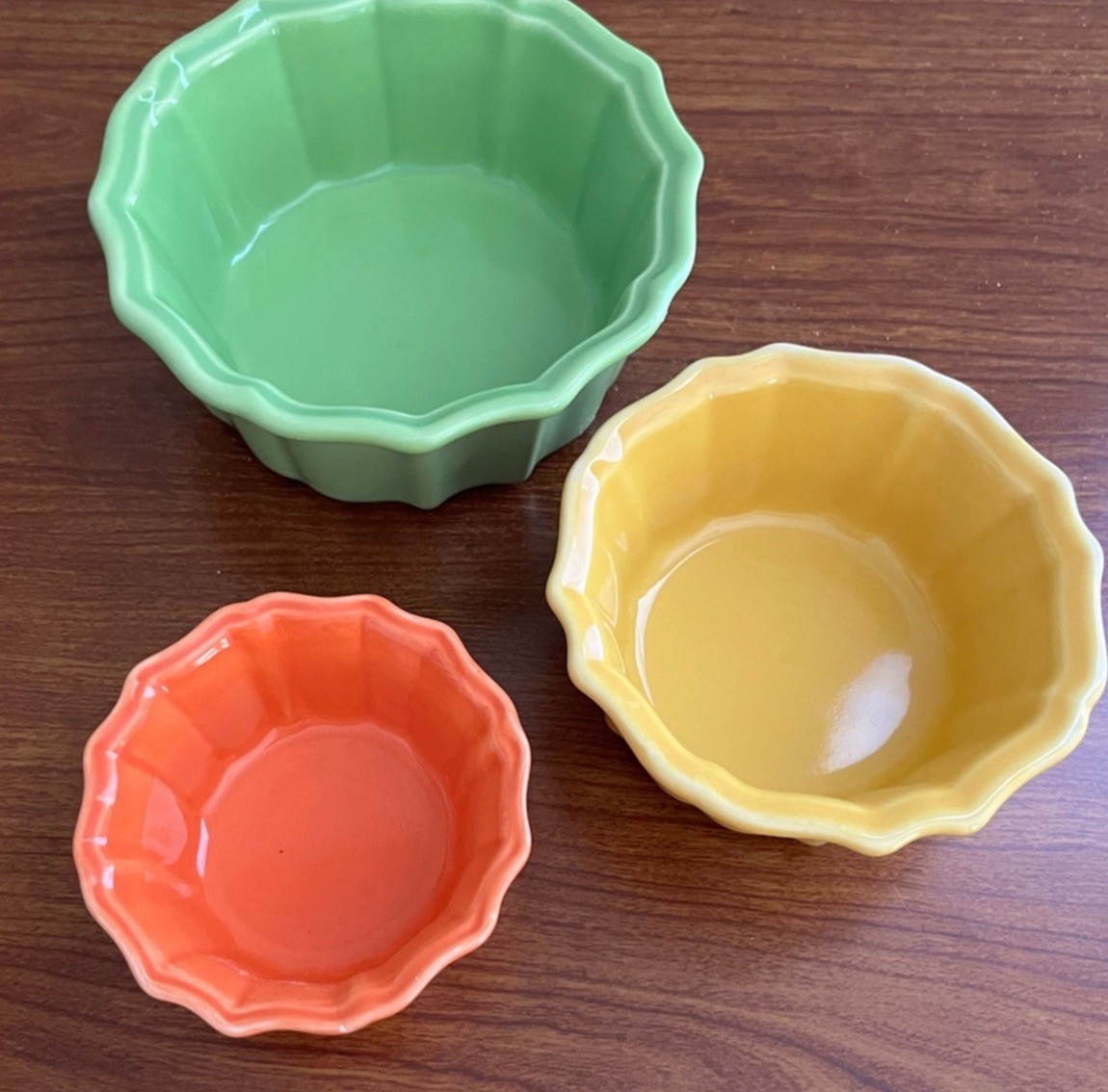 CENTURY Stoneware Nesting Bowls Mid Century Modern Scalloped Kitchen Ramekins