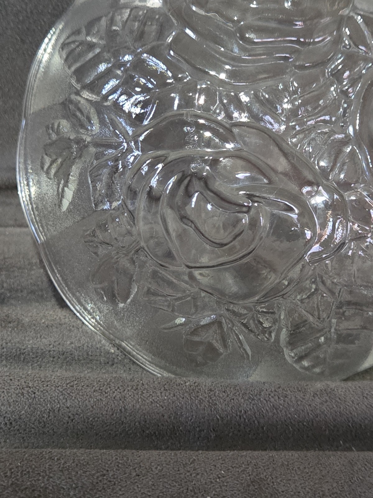 Pasari Indonesia Serving/Berry Bowl – Rose Pattern w/Scalloped Edge, 5in