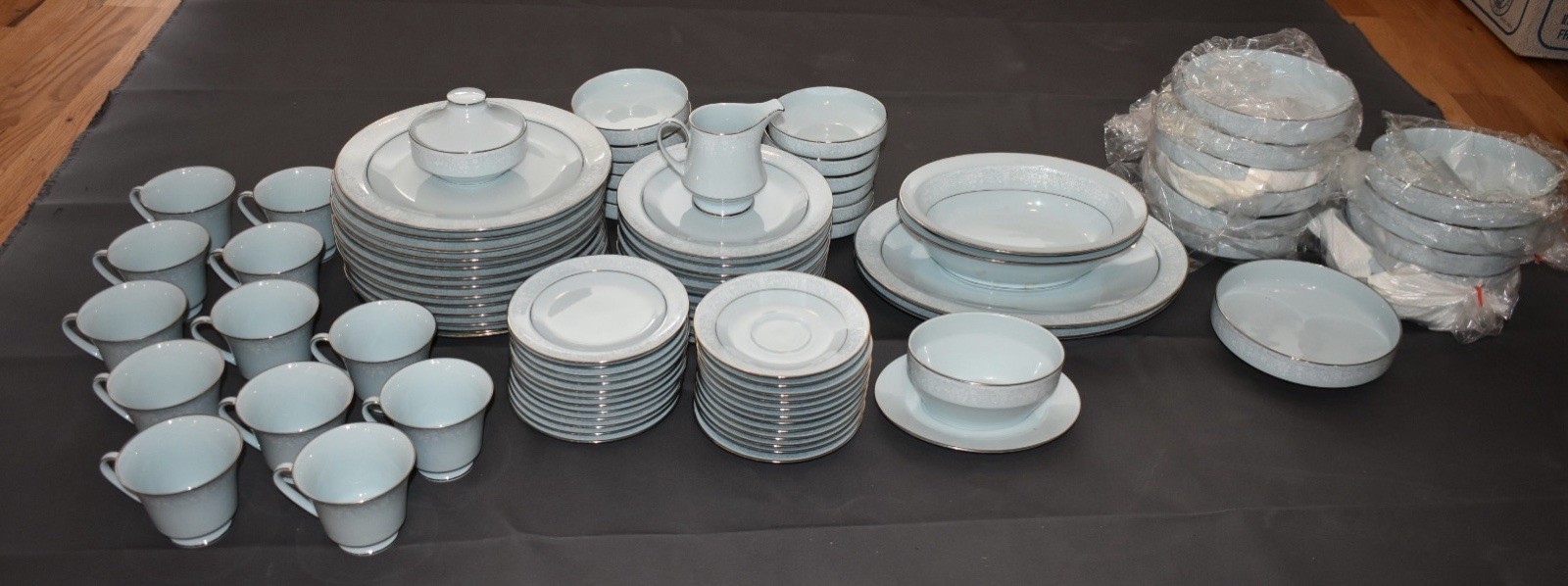 Noritake Fidelity 8003 W81 Porcelain Dinner Set Light Blue Service for 12, 91pc