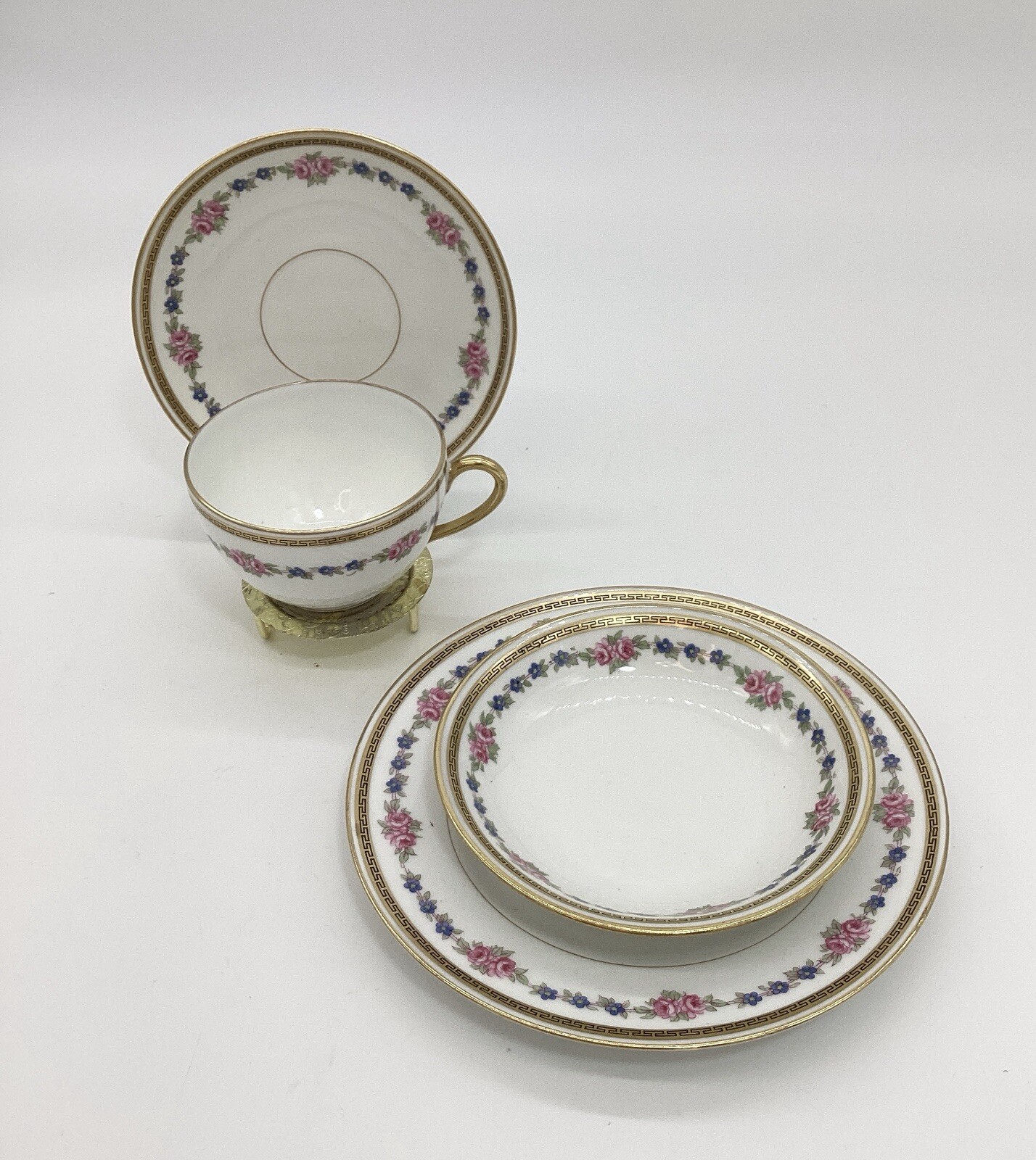 China Place Setting Collectible French Dish Floral Pattern Elegant Dining (485)
