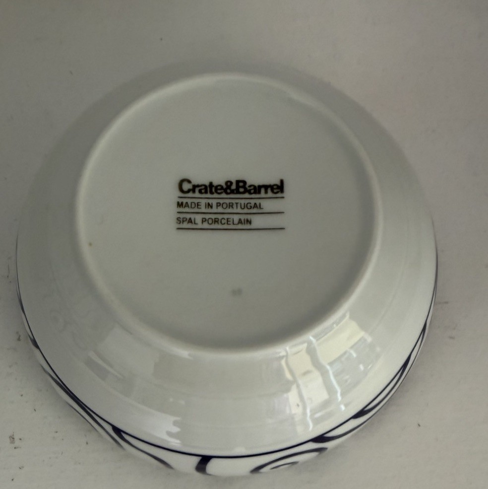 Crate & Barrel Blue Spiral Spal Porcelain Set of 6 Cereal Soup Bowls Portugal